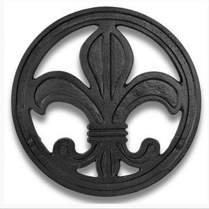 🛍 3/$20 Epic  Fleur De Lis Metal Trivet